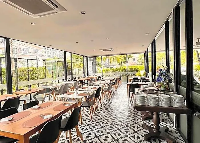 Hotel Almas Bangkok